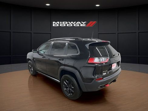 Used 2019 Jeep Cherokee Trailhawk image 3