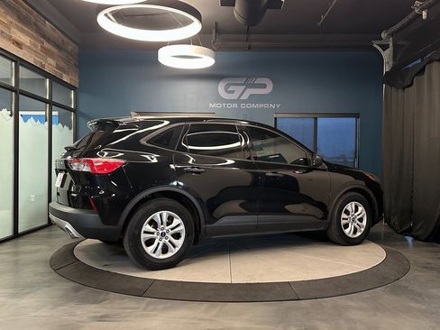 Used 2020 Ford Escape S image 3