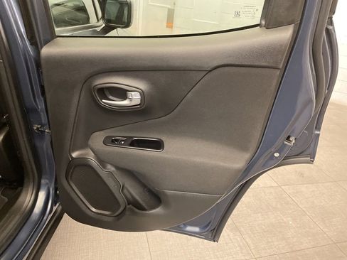Certified 2021 Jeep Renegade Latitude AWD/4WD image 29