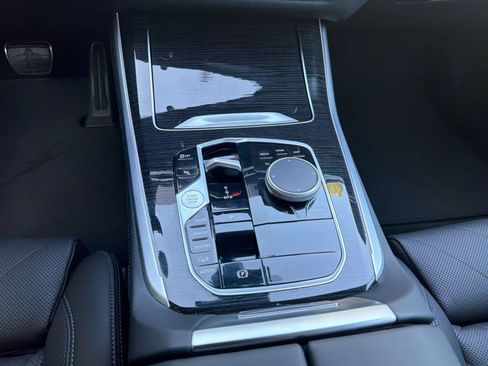Certified 2026 BMW X5 xDrive40i w/ M Sport Package AWD/4WD image 17