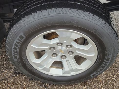 Used 2019 Chevrolet Silverado 1500 LT w/ All Star Edition image 32