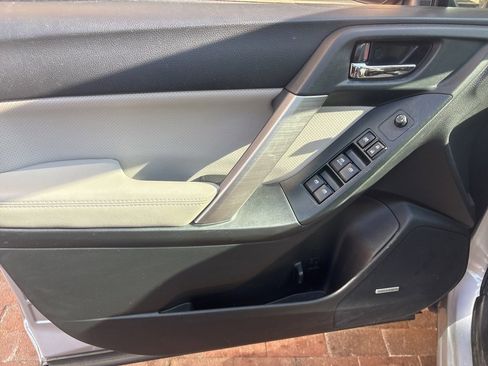 Used 2016 Subaru Forester 2.5i Limited image 11