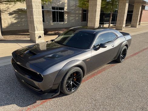Used 2022 Dodge Challenger R/T Scat Pack RWD image 2