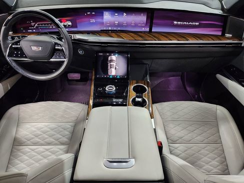 Used 2025 Cadillac Escalade ESV Sport Platinum image 51
