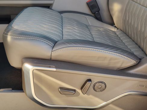 New 2025 Ford F250 Platinum w/ Platinum Plus Package image 23