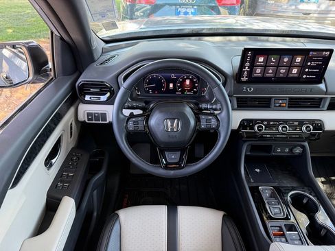 Certified 2026 Honda Passport TrailSport Elite image 2
