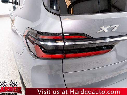 Used 2023 BMW X7 xDrive40i w/ Premium Package AWD/4WD image 9