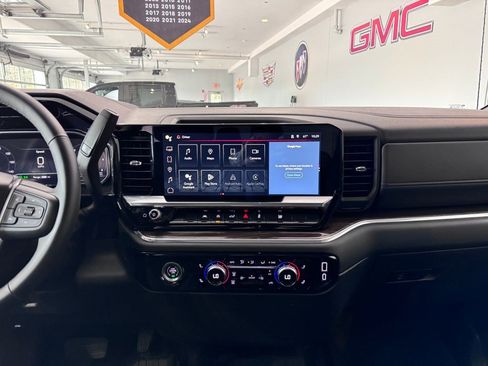 Certified 2024 GMC Sierra 1500 Elevation AWD/4WD image 19