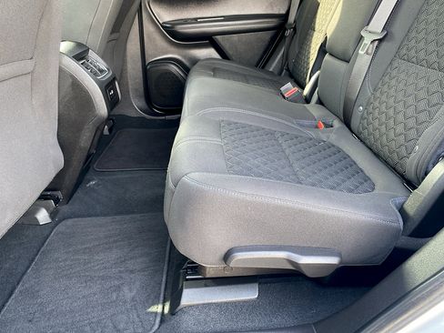 Used 2022 Chevrolet Blazer LT FWD image 16