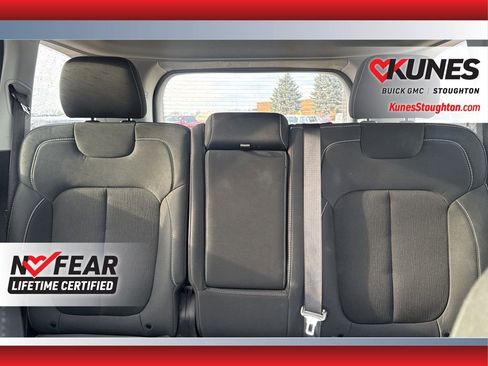 Used 2024 Jeep Grand Cherokee Laredo AWD/4WD image 34