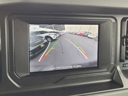 Used 2023 Ford Bronco Badlands image 10