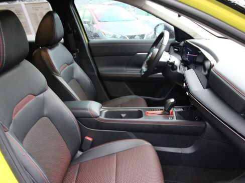 Used 2025 Nissan Kicks SR image 19