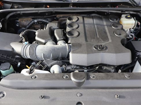 Used 2022 Toyota 4Runner SR5 Premium image 43