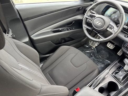 Used 2025 Hyundai Elantra Sport FWD image 15