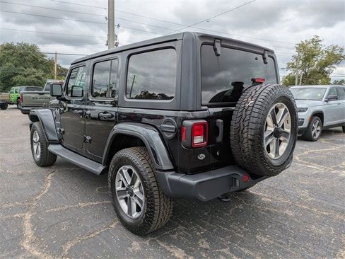Used 2019 Jeep Wrangler Unlimited Sahara image 6