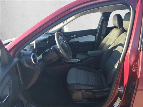 Used 2025 Chevrolet Trax LT image 15