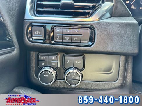 Used 2025 GMC Yukon XL Denali AWD/4WD image 24
