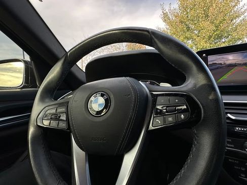Used 2022 BMW 530i xDrive 530i xDrive w/ Luxury Seating Package image 19