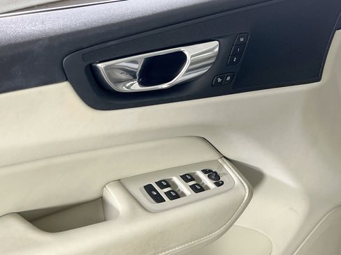 Used 2023 Volvo XC60 B5 Core w/ Climate Package image 18