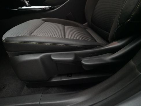 Used 2024 Chevrolet Trax LT w/ Driver Confidence Package FWD image 33