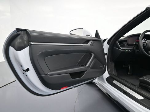 Certified 2026 Porsche 911 Targa 4S AWD/4WD image 15