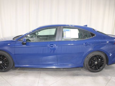 Used 2025 Toyota Camry SE FWD image 6