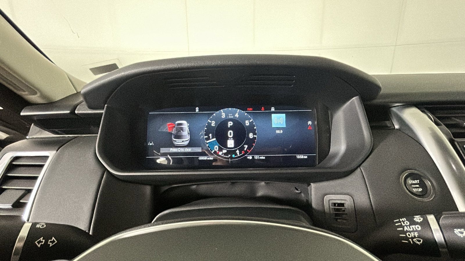 Used 2024 Land Rover Discovery S AWD/4WD image 19