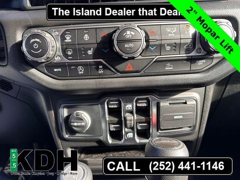 New 2025 Jeep Gladiator Sport image 25