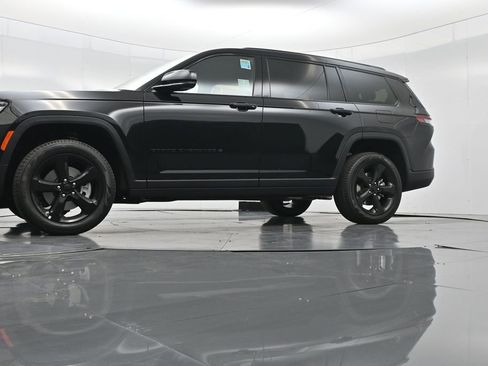 New 2025 Jeep Grand Cherokee L Limited w/ Black Appearance Package image 47