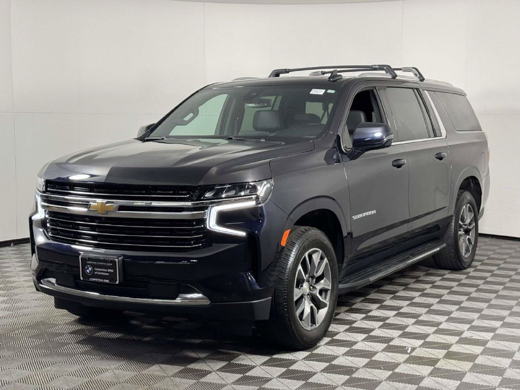 Used 2022 Chevrolet Suburban LT w/ LT Signature Package AWD/4WD image 7