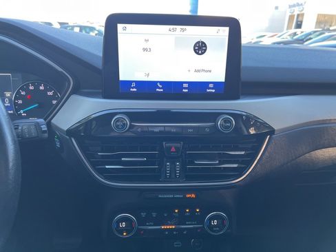 Used 2021 Ford Escape SE w/ SE Sport Appearance Package image 31