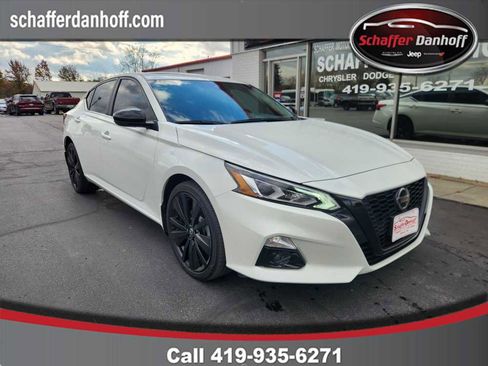 Used 2022 Nissan Altima 2.5 SR image 1