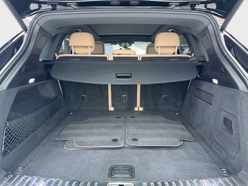 Used 2023 Porsche Cayenne Platinum Edition image 19