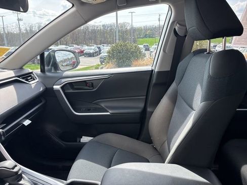 Used 2023 Toyota RAV4 LE image 18