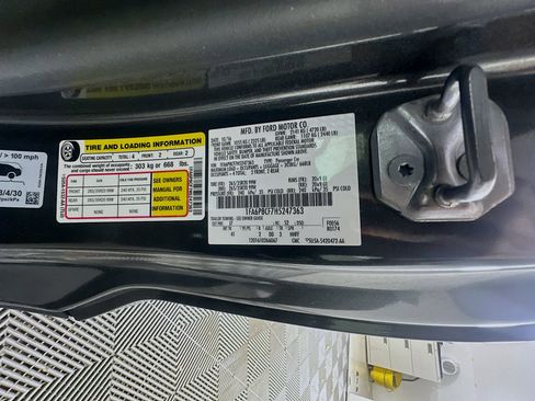 Used 2017 Ford Mustang GT Premium image 12