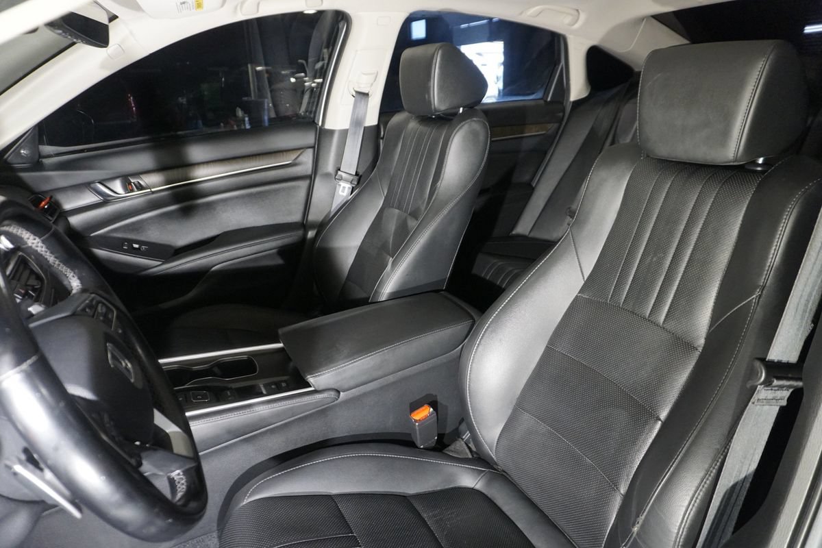 Used 2021 Honda Accord Touring image 11