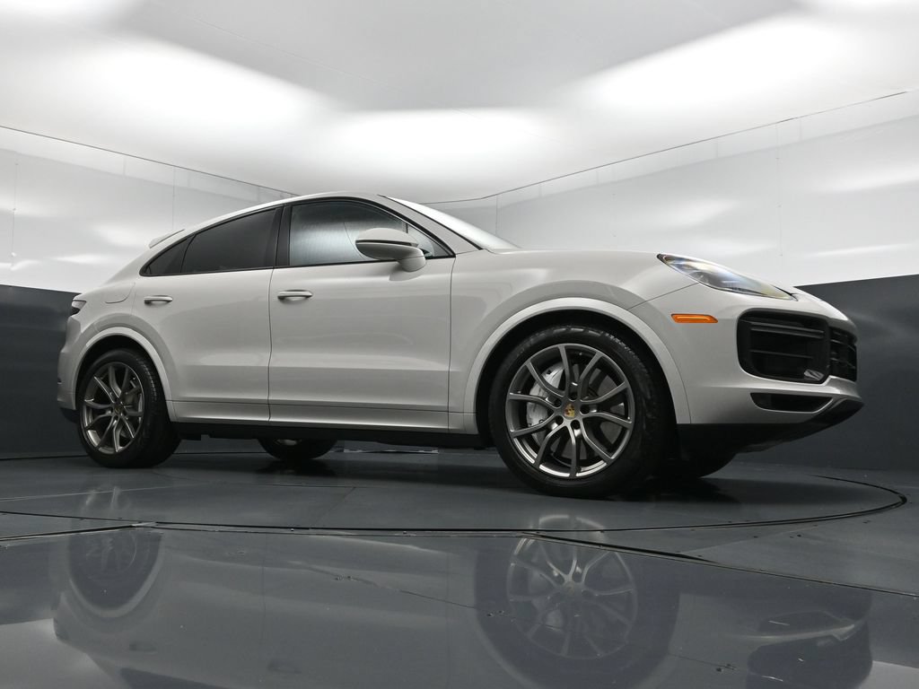 Used 2020 Porsche Cayenne Turbo AWD/4WD image 28