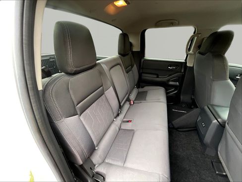 Used 2025 Nissan Frontier SV AWD/4WD image 26