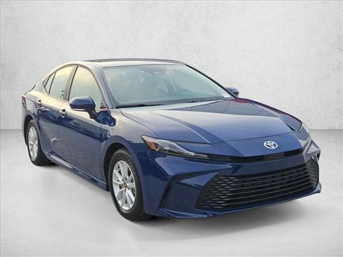 Used 2025 Toyota Camry LE w/ Convenience Package FWD image 3