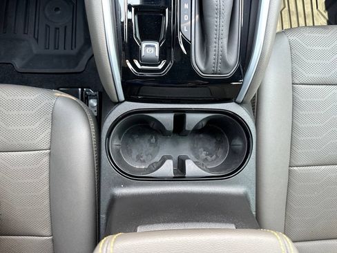 Certified 2025 Chevrolet Colorado ZR2 w/ Technology Package AWD/4WD image 7