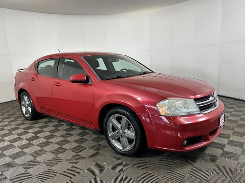 Used 2012 Dodge Avenger SXT Plus image 4