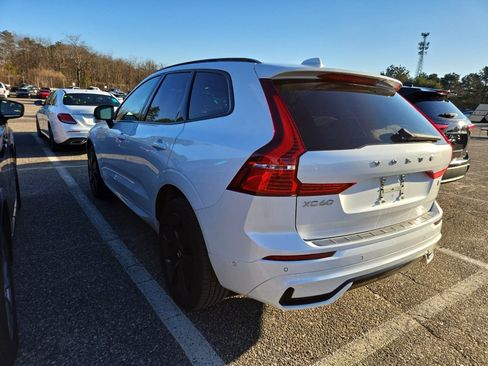 Used 2024 Volvo XC60 T8 Plus image 4