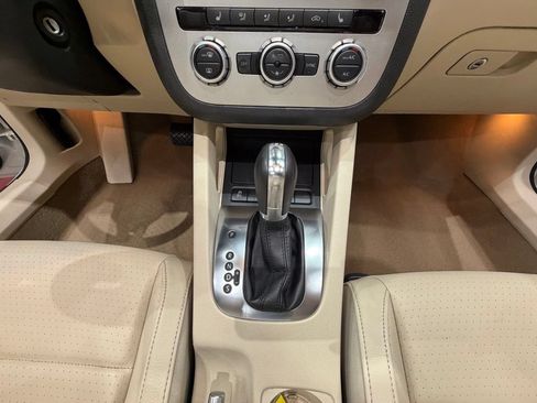 Used 2013 Volkswagen Eos Komfort FWD image 40