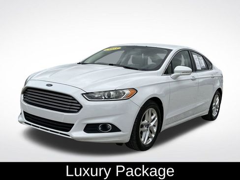 Used 2013 Ford Fusion SE image 2