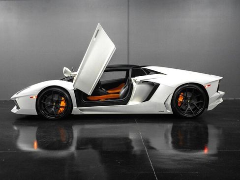 Used 2014 Lamborghini Aventador LP 700-4 AWD/4WD image 5