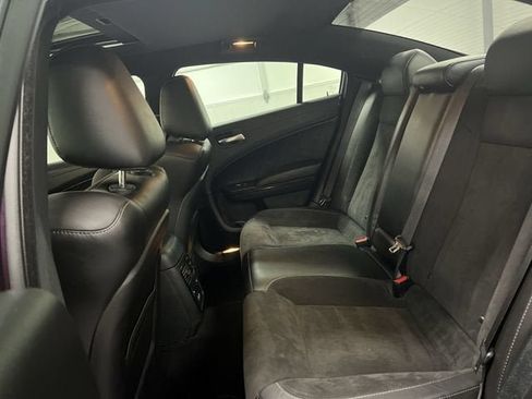 Used 2022 Dodge Charger R/T w/ Plus Group RWD image 25