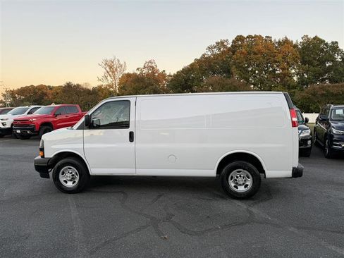 Used 2020 Chevrolet Express 2500 w/ Driver Convenience Package image 8