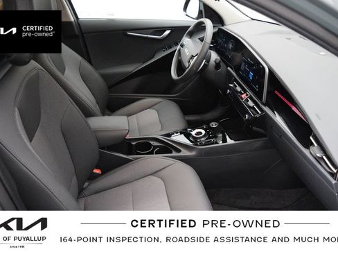 Certified 2024 Kia Niro Wind w/ Wind Preserve Package FWD image 17