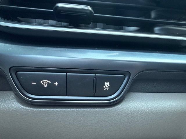 Used 2025 Kia Carnival FWD image 23