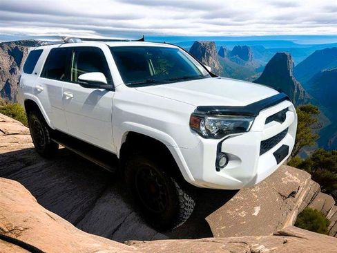 Used 2018 Toyota 4Runner SR5 Premium AWD/4WD image 1